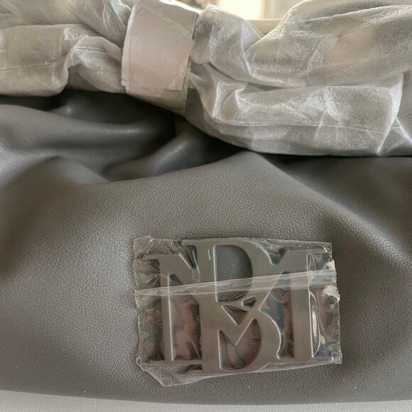 NWT Dumpling Clutch Convertible Bag Slouch Frame Chain Gray Badgley Mischka - Picture 6 of 7